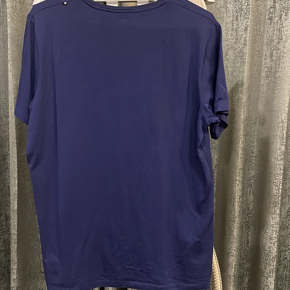 Smart Essential Basic Round Neck Tshirt - Picture 6 of 6